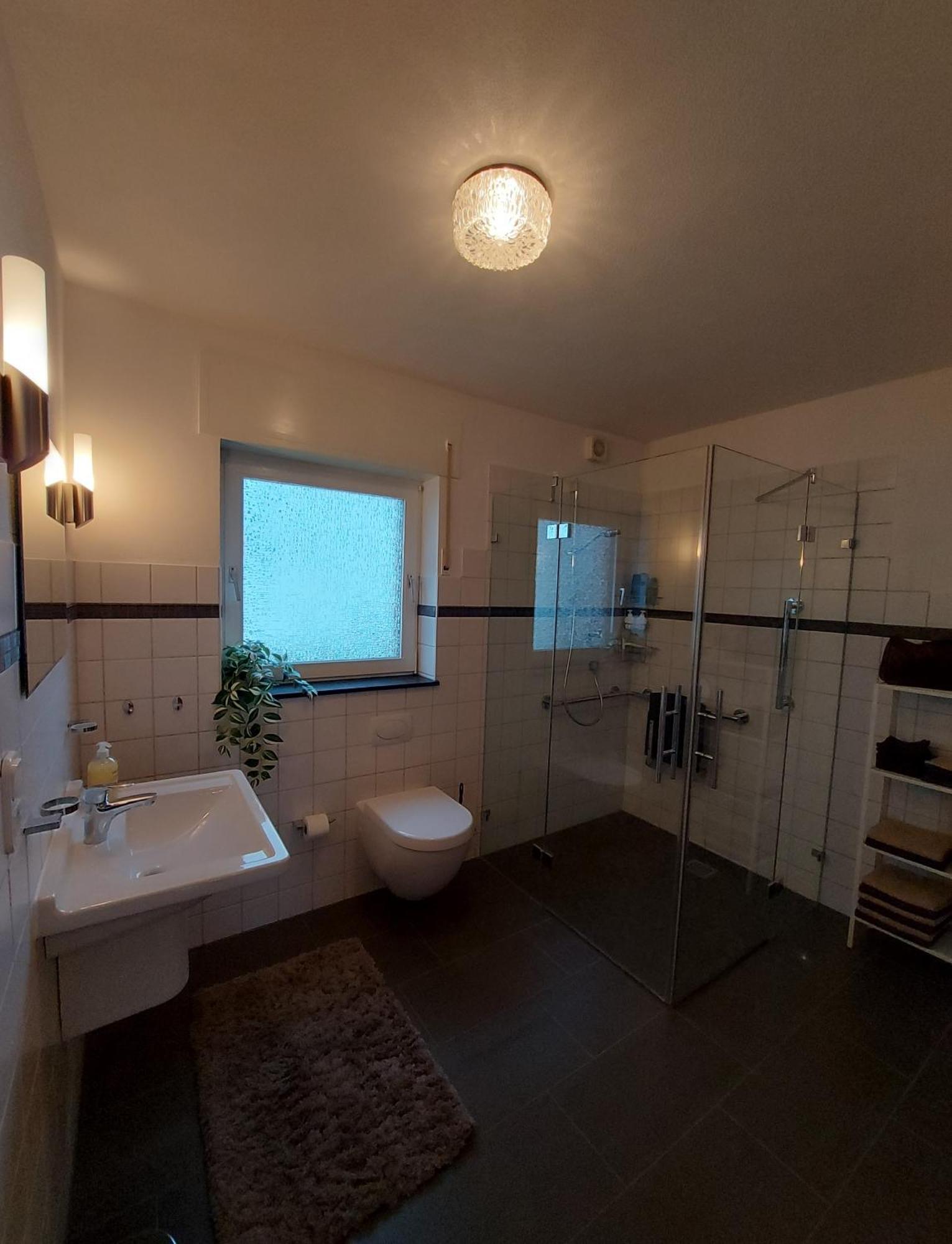 Ferienhaus Hescheld With Private Jacuzzi Хелентал Екстериор снимка